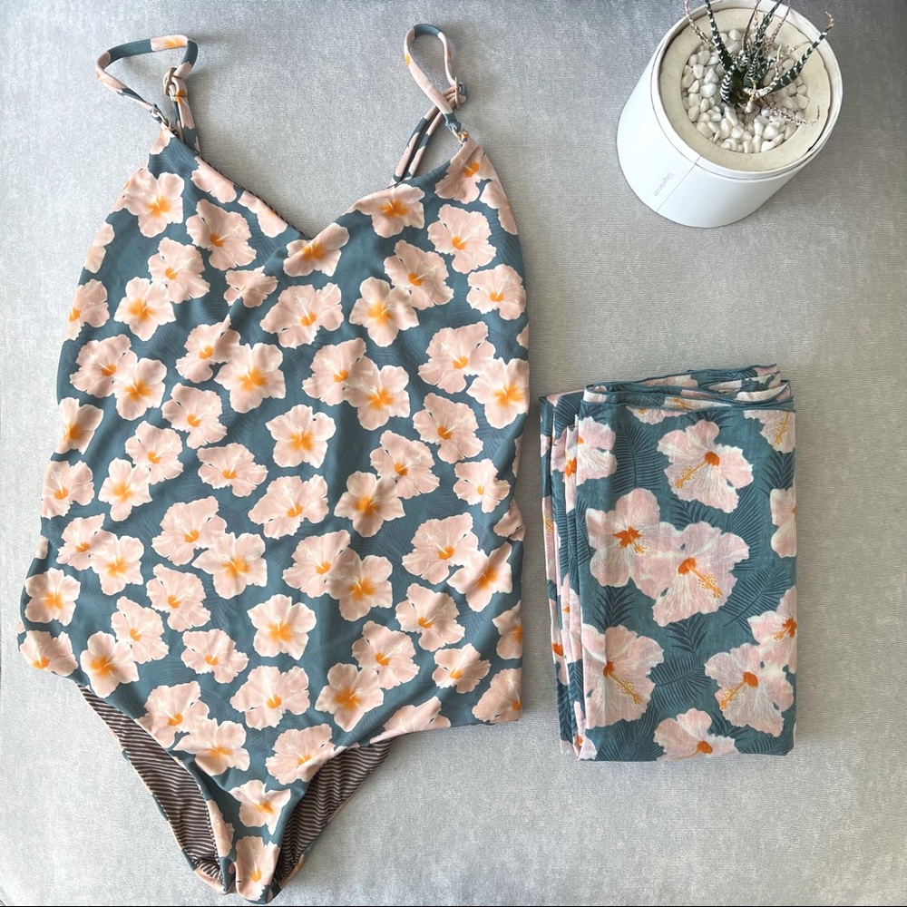 NWOT Acacia Swimwear Hina (L) w/ pareo